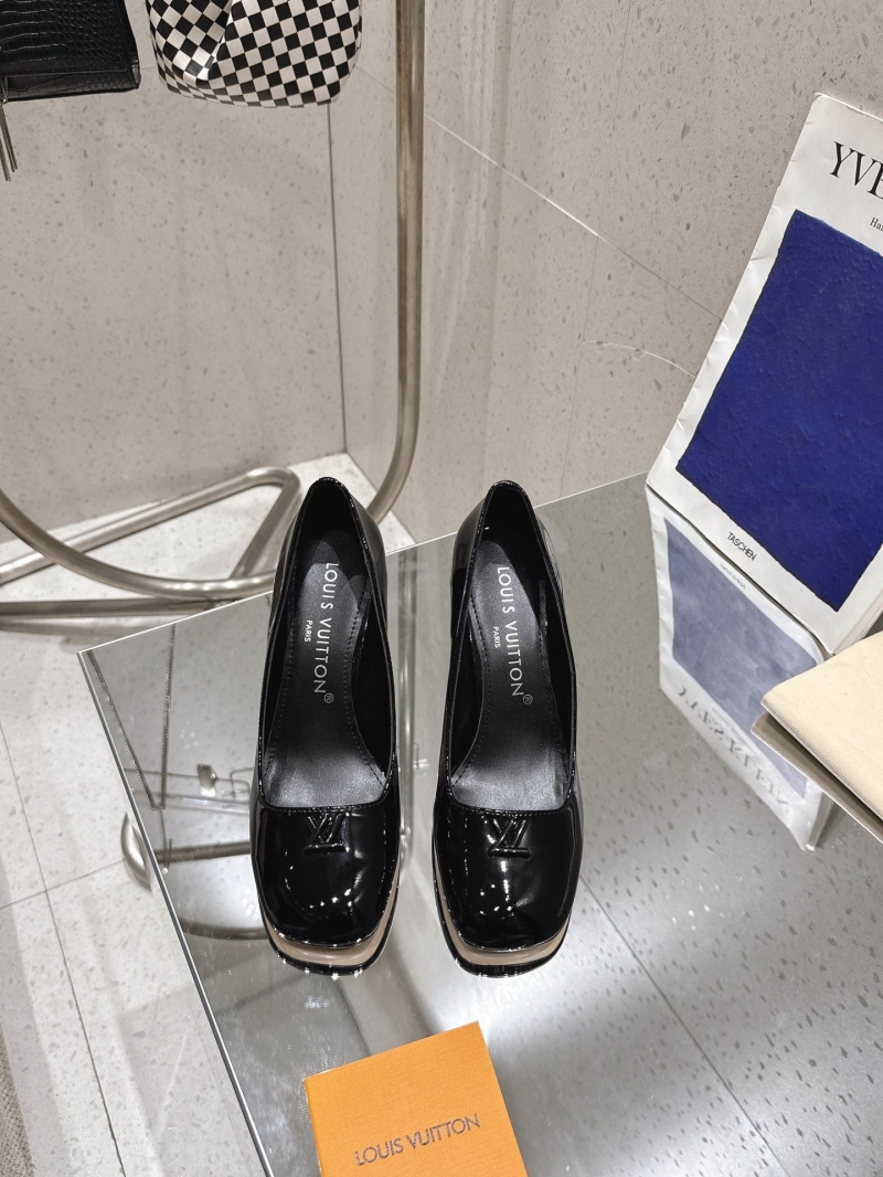 l0vis Vvtt0n heeled shoes